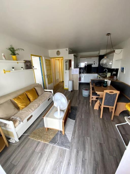 Logement Cosy, Situe Entre Ciel Et Mer Vence Extérieur photo